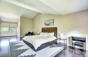 Lakefront Retreat Less Than One Hour From NYC! - Image 5