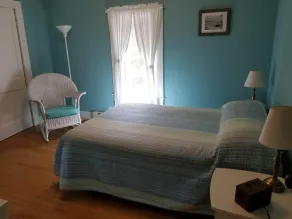 Charming Cape House in Megansett area of North Falmouth - walk to the beach! - Image 5