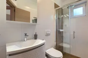Free heated pool, 3 km from the sea, barbecue, WiFi, billiards, WLAN - Image 4