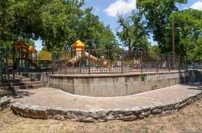 Banksy Bungalow in Zilker Pickleball Close to Downtown - Image 3