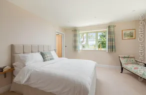 MOUNT VIEW, family friendly, with a garden in Broadway - Image 3