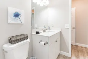 2 Bedroom 2 Bath Walking distance to Beach and Restaurants - Image 3