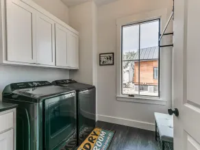 Carlton Landing- Beautiful new home on Redbud - Image 2