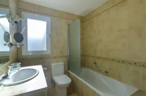 Lejlighed med pool, wiffi, aircondition, opvaskemaskine - Image 3