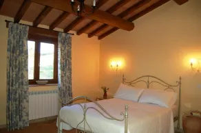 Schönes Steinhaus in der Nähe von Todi mit privatem Pool in atemberaubender Hanglage - Image 5
