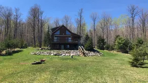 3 bed/2 bath, Pet friendly Log Lakehouse on 5 acres. Private and & relaxing. - Image 5