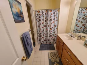 Minutes from Bethany Beach, sleeps 14, pools, golf, tennis beach shuttle & more - Image 3