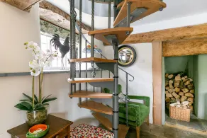Bramley Cottage Romantic Bolthole Sleeps 2 (Dog Friendly) Near Award Winning Pub - Image 2