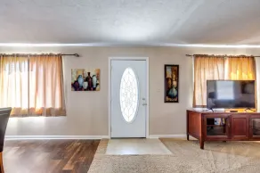Blissful Bungalow across from LMU campus - Image 3