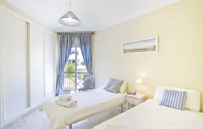 Marbella Appartement 2 chambres. Vues sur la montagne et l'océan, plage, golf, magasins à proximité - Image 5
