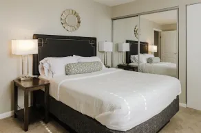 2 combined apts near nightlife & attractions - Image 5