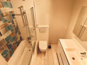 Spacious apartment for 10 with wifi and parking in Courchevel - Image 4