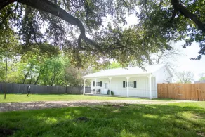 The Firefly is between Waco and Corsicana, 5 minutes from the Navarro Mills Lake - Image 5