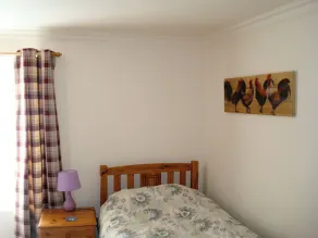 2 bedroom accommodation in Portree, Isle of Skye - Image 5