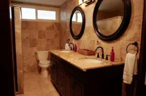 Cool retreat at the entrance to Lanikai-Very Close to Beach-3 Primary Bedrooms - Image 3