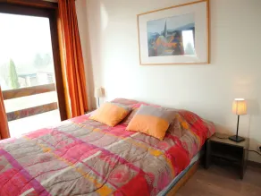 Holiday Home in Somme-Leuze with Pool & Sauna - Image 4