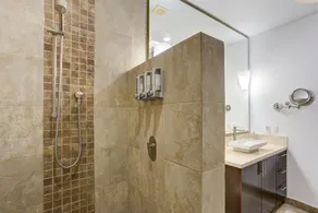 Signature Pinnacle - Luxury Condo with Ocean Views - Image 4