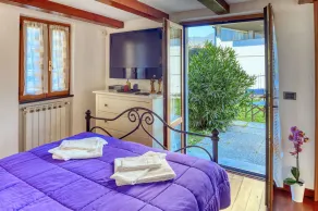 Mario: apartment for 2, with garden, in the centre of Levanto, 400m from beach, with parking - Image 3
