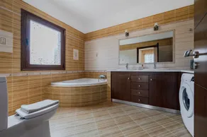 Iris Villa - Image 3