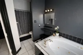 Red Rock Retreat - Image 3