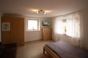 An entire house - quiet holiday home for tourists and mechanics - Image 5