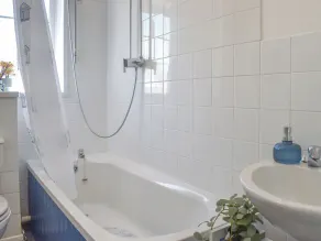 2 bedroom accommodation in Burnham-on-Sea - Image 2