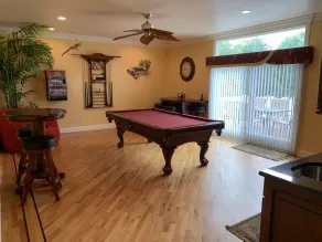 Beautiful 4 Bedroom Beach House 2 blocks from beach for Couples/Families - Image 2