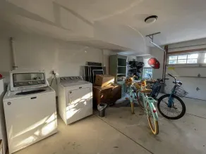 Pet Friendly Carriage House Walkable to Beach - Image 3