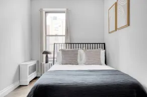 Rad Brooklyn Heights 3BR w/ Laundry, Bike Room & Elevator, by Blueground - Image 5