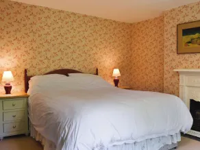 4 bedroom accommodation in Newton St Margarets - Image 4