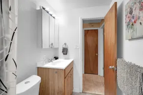 Large 2 bedroom home with HUGE Yard * Easy Access - Image 4