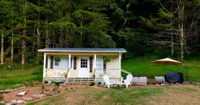 Beautiful Tiny House Cottage - waterfall, jacuzzi and stunning farm views - Image 5