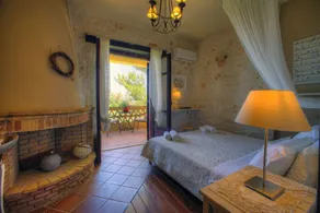 Duplex Boutique Maisonnette à côté de la plage avec piscine et baignoire spa privée - Image 3