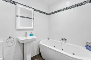 17 At The Beach -  an apartment that sleeps 4 guests  in 2 bedrooms - Image 3