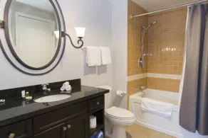 2Br 2Ba Luxury Viera Condo in at Lake Las Vegas! - Image 5