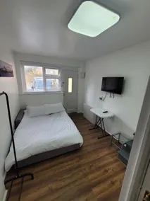 Lovely Private Studio Apartment in Thamesmead by Thames Riverside - Image 4