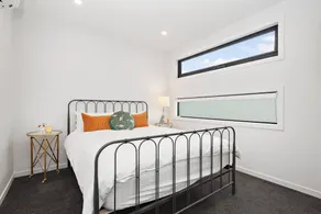 Luxe townhouse, one street back from the beach, holiday perfection (sleeps 6) - Image 3