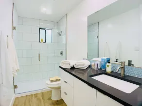 Pool front Condo, steps from memorable Old Town. - Image 2