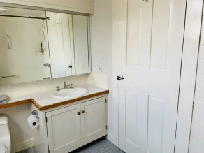 Waterfront, Swimming Hotspot, Private Down Town Location, Farmhouse - Image 3