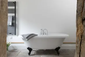 The Well House is a romantic, unique and cosy retreat for two - Image 3