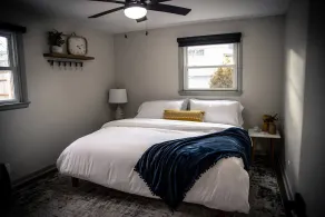 Hot tub, king beds, sleeps up to 8, walking distance to downtown Sugarcreek - Image 5