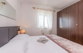 Beautiful home in Tinj - Image 5