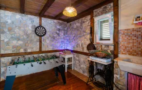 Gorgeous home in Podaspilje with WiFi - Image 2