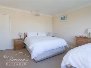 Hillview Bungalow, BURTON BRADSTOCK - Image 2