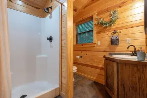Trail's End: Sleeps 4, Creekside, Hot tub, Pet Friendly, Wi-Fi - Image 5