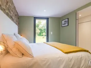 Comfortable house with private garden in Réville - Image 5