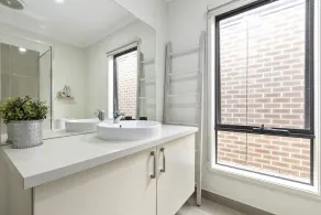Comfort and Space in Laras Family Friendly Home - Image 4
