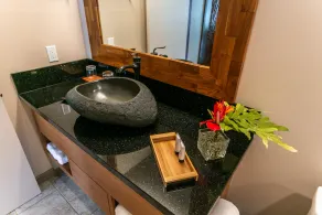 Oceanfront Orchid Room - Hilo Beach House Inn - Image 2