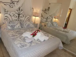 MELITI: recuéstese en la silla colgante de la azotea de un complejo acogedor - Image 4
