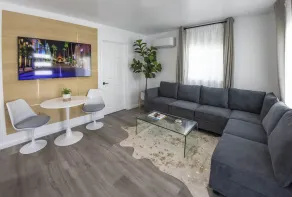 The Cosmo Suite at LA EXPO INN - Image 5